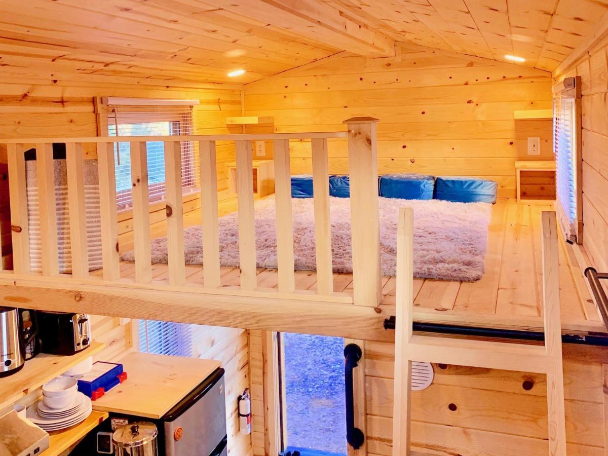 Cute Sedona Green-Certified Cedar Tiny Home คอตตอนวูด ภายนอก รูปภาพ