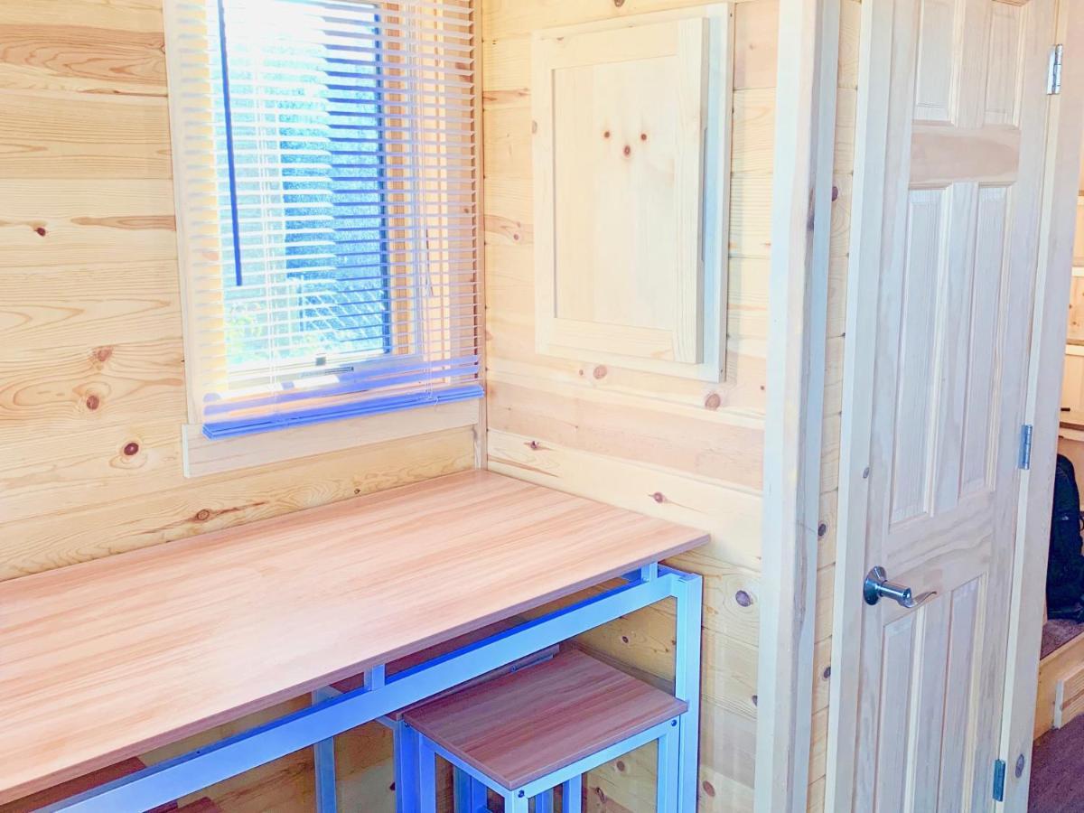 Cute Sedona Green-Certified Cedar Tiny Home คอตตอนวูด ภายนอก รูปภาพ